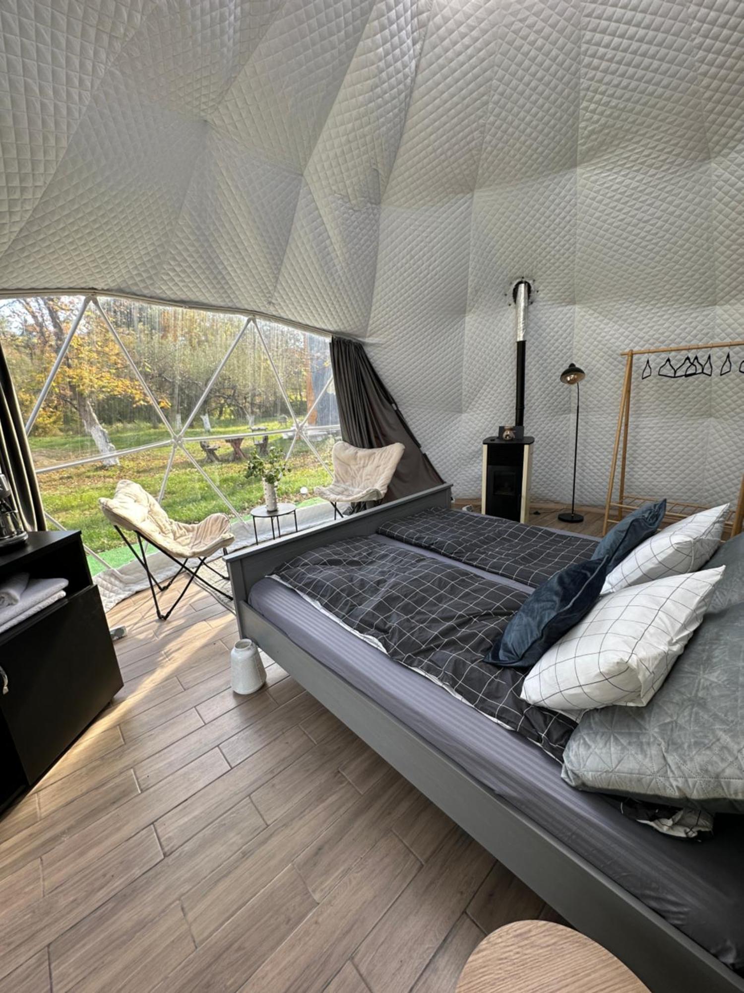The Frog Glamping Hotel Хорезу Екстериор снимка