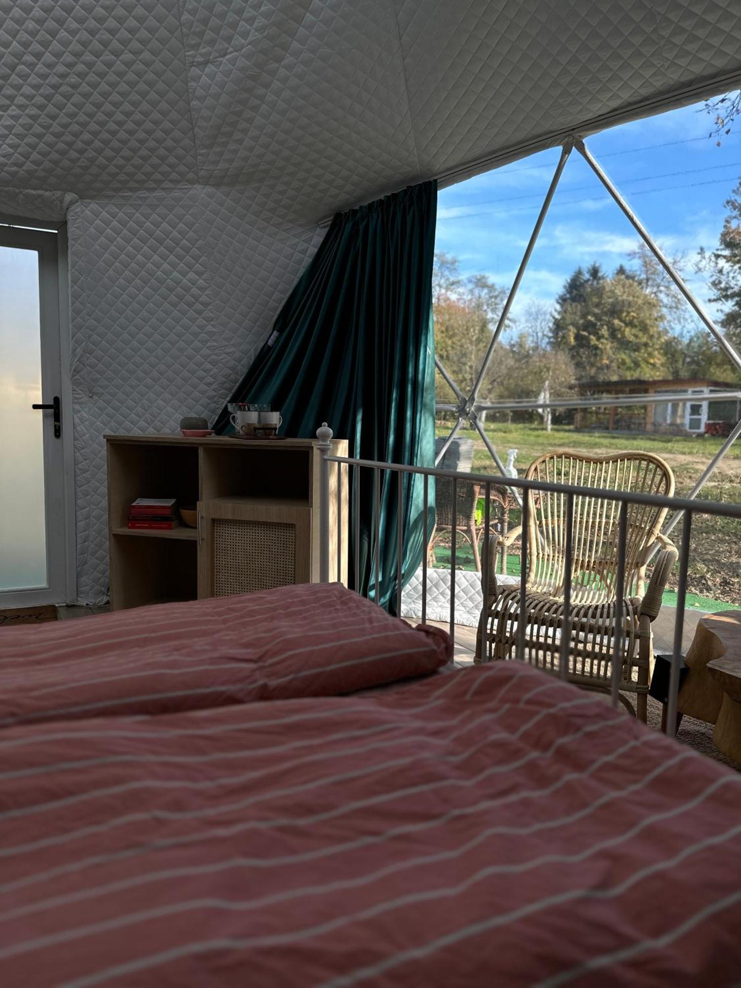 The Frog Glamping Hotel Хорезу Екстериор снимка