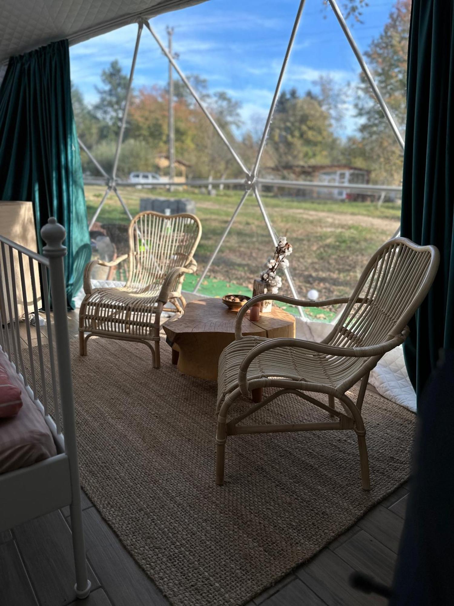 The Frog Glamping Hotel Хорезу Екстериор снимка