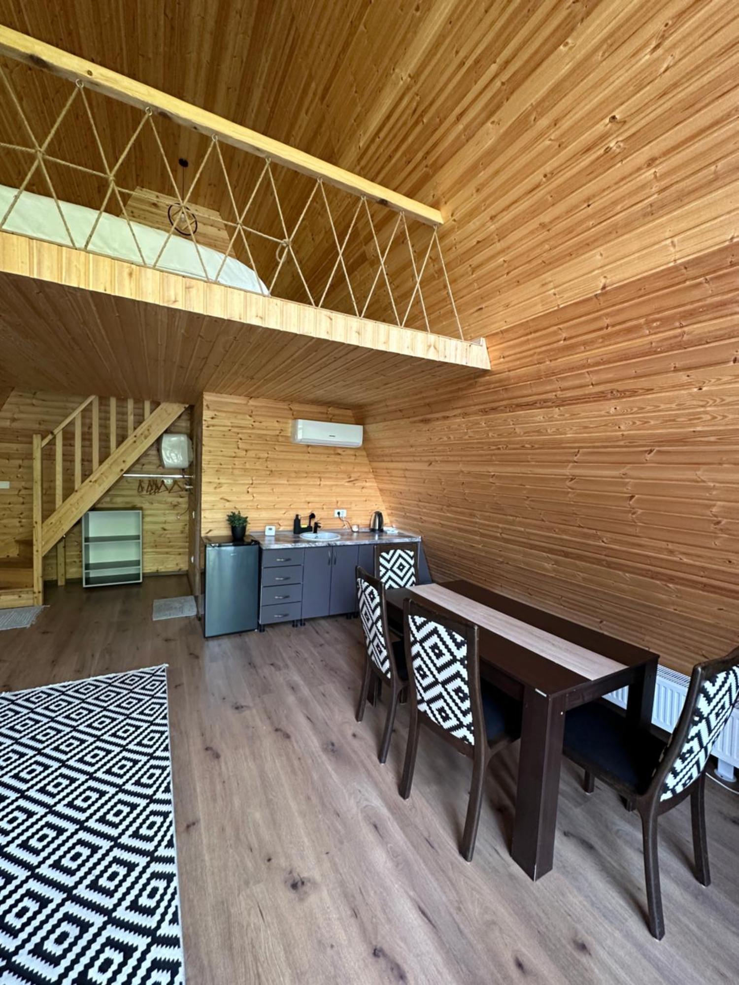 The Frog Glamping Hotel Хорезу Екстериор снимка