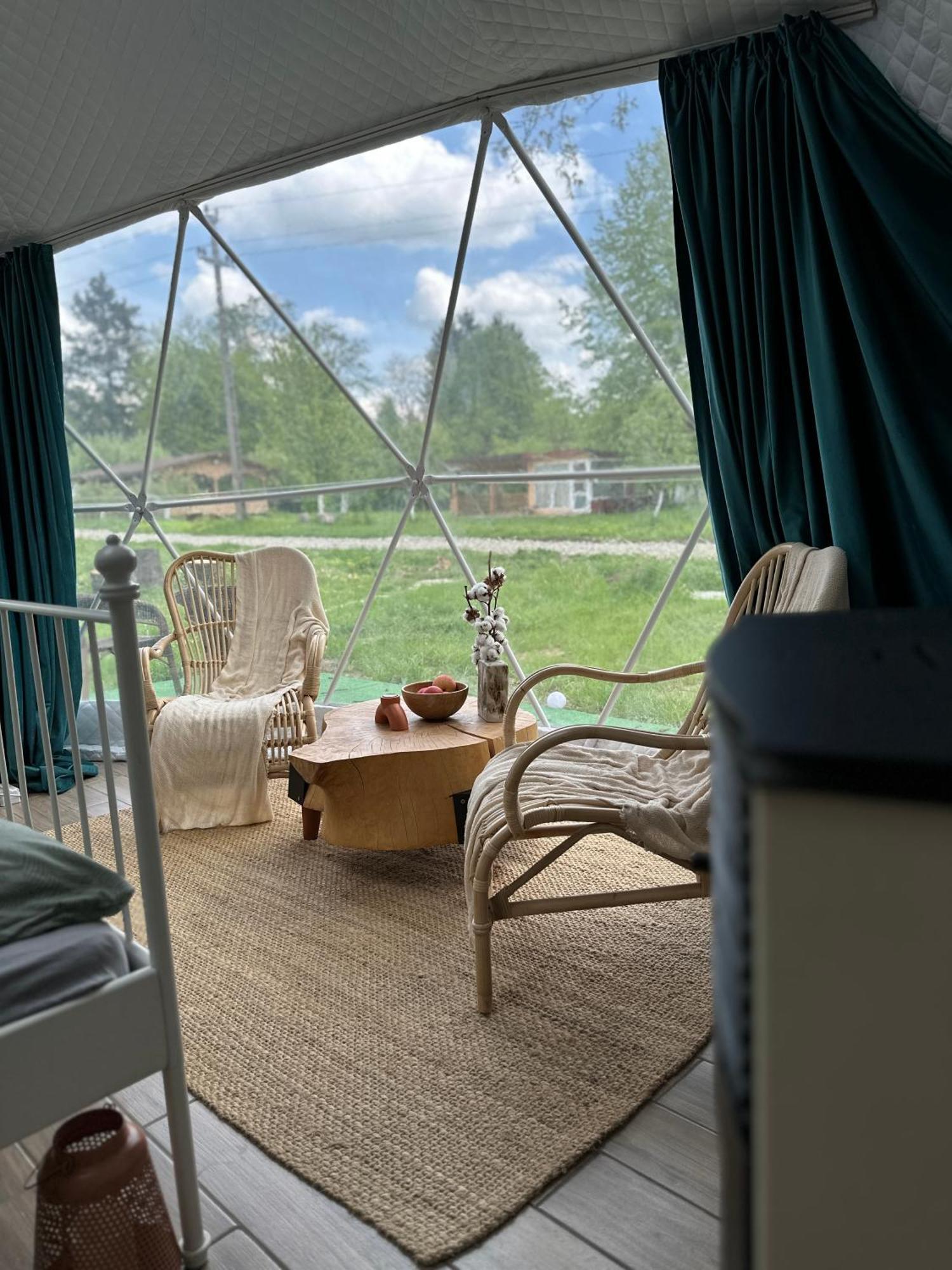 The Frog Glamping Hotel Хорезу Екстериор снимка