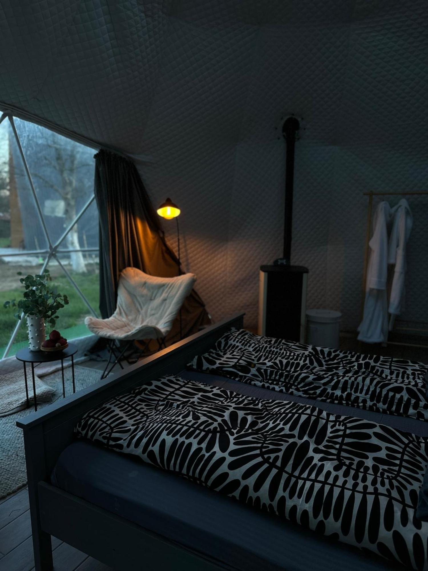 The Frog Glamping Hotel Хорезу Екстериор снимка